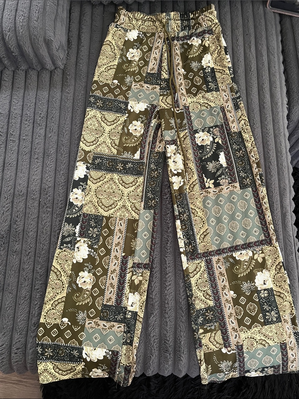 Women’s Olive Patchwork Print Lounge Pants 🍃